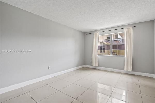New World, 301 NW 177 St #104, Miami Gardens, Florida 33169, image 1