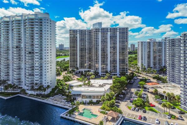 Hamptons West, 20281 E Country Club Dr #1412, Aventura, Florida 33180, image 3