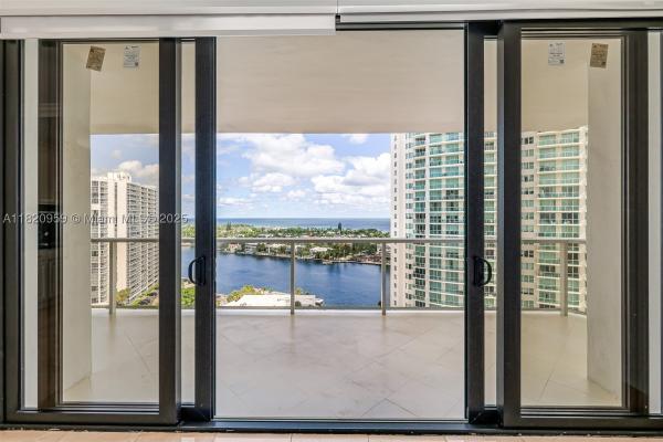 Hamptons West, 20281 E Country Club Dr #1412, Aventura, Florida 33180, image 3