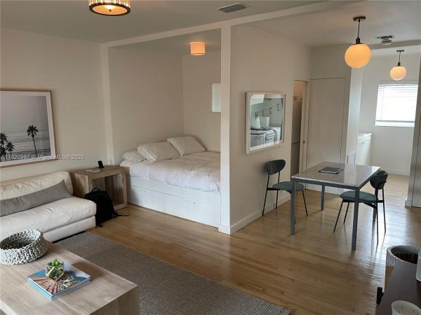 Espanola Court, 750 Espanola Way #4, Miami Beach, Florida 33139, image 2