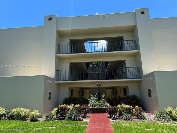 Seagrape At Las Verdes, 5160 Las Verdes Cir #103, Delray Beach, Florida 33484, image 1