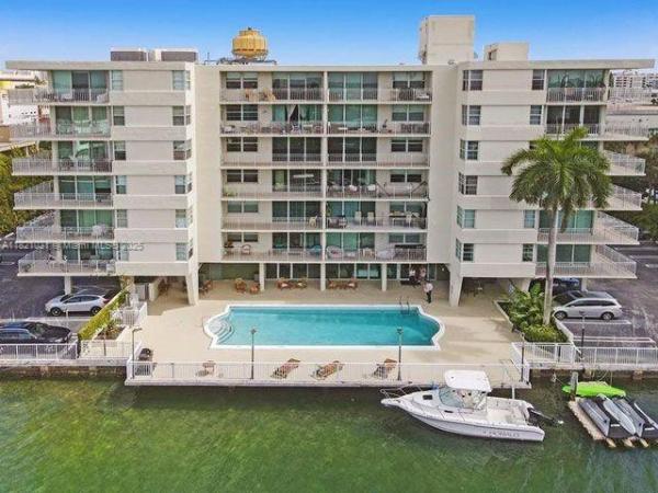 St Regis, 9500 W Bay Harbor Dr #2G, Bay Harbor Islands, Florida 33154, image 1