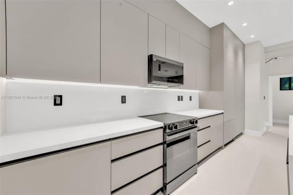 Hideaway Cove, 3318 Day Ave #6, Miami, Florida 33133, image 2