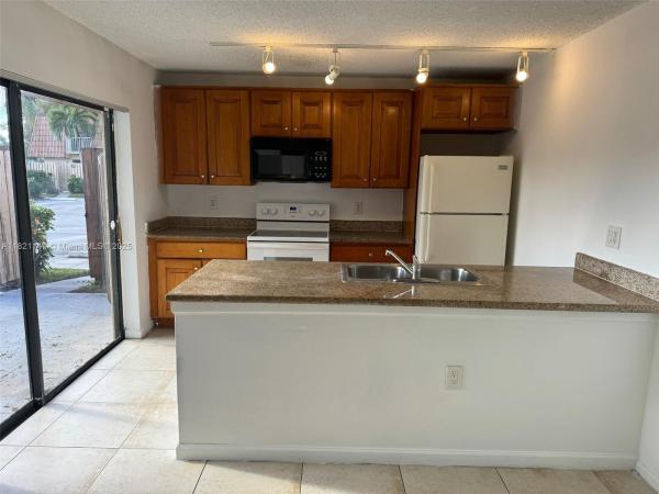 Waterside Luxury Townhomes, 540 Green Springs Pl, West Palm Beach, Florida 33409, image 1