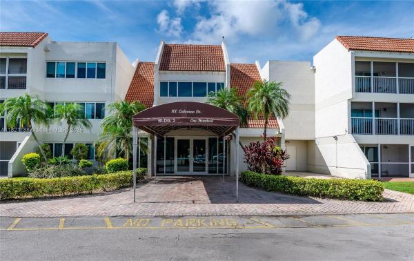 Racquet Club Village, 100 Lakeview Dr #317, Weston, Florida 33326, image 1