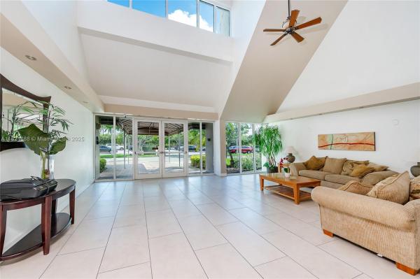 Racquet Club Village, 100 Lakeview Dr #317, Weston, Florida 33326, image 2