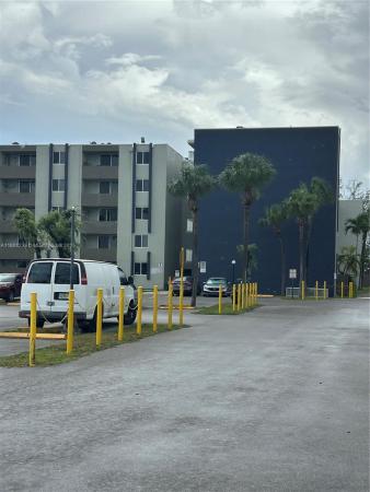 Samari Lake East, 10090 NW 80th Ct #1411, Hialeah Gardens, Florida 33016, image 2