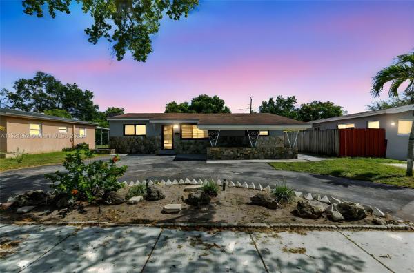 Miramar Tropical, 7631 Miramar Pkwy, Miramar, Florida 33023, image 3