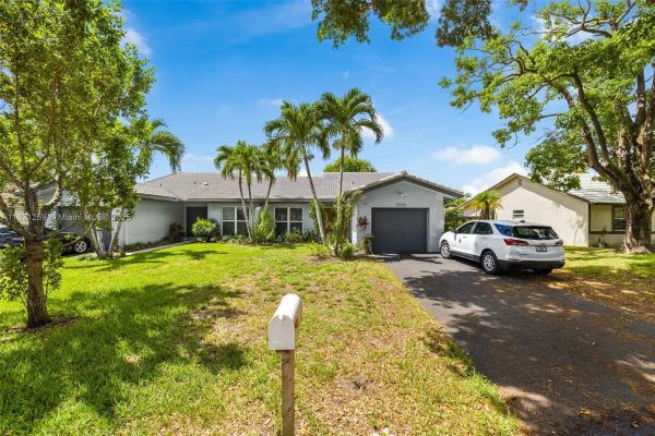 Chevy Chase, 10650 NW 45th St, Coral Springs, Florida 33065, image 1