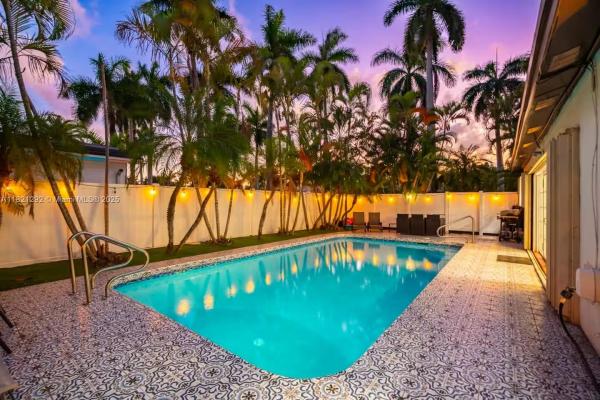 Country Club Homes, 1244 Garfield St, Hollywood, Florida 33019, image 1