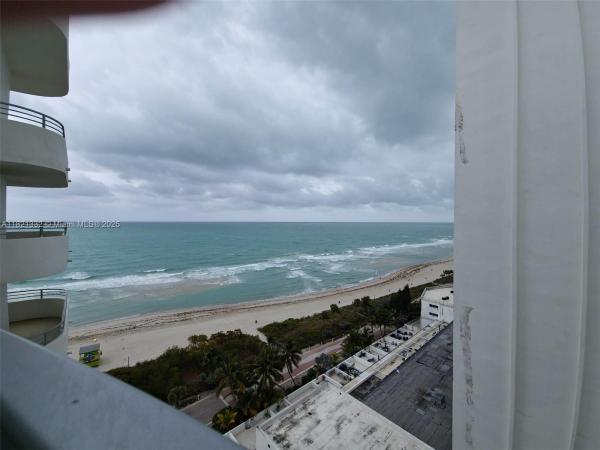 Oceanside Plaza, 5555 Collins Ave #16P, Miami Beach, Florida 33140, image 1