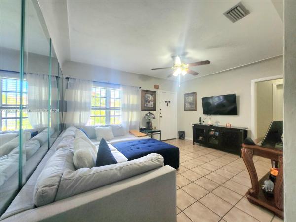 Palbicke & Garrisons, 3082 NW 4th St, Miami, Florida 33125, image 2