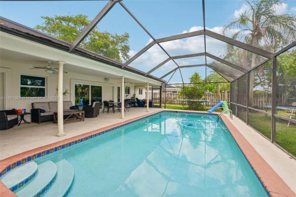Mirror Lake Estates, 1321 NW 75th Ter, Plantation, Florida 33313, image 2