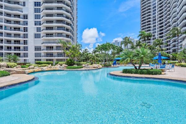 Mystic Pointe Tower 100, 19195 NE 36th Ct #1407, Aventura, Florida 33180, image 2