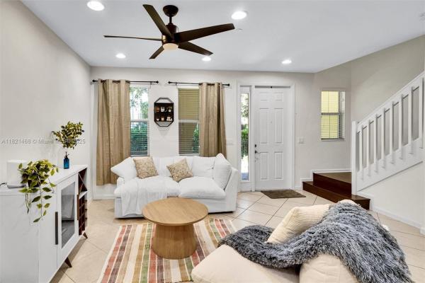 Cascada Isle, 8144 Cascada Isles Dr, Cooper City, Florida 33024, image 3