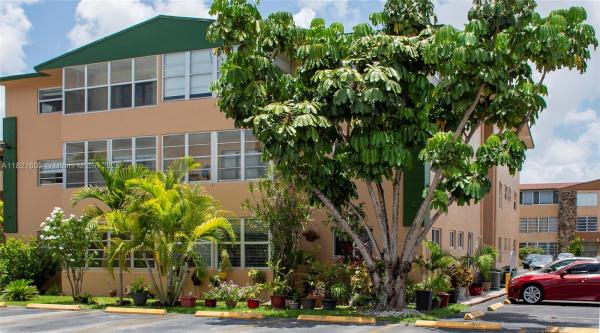 Palm Springs Gardens, 110 Royal Palm Rd #319, Hialeah Gardens, Florida 33016, image 1