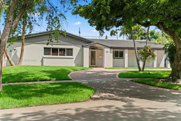 930 NE 182nd Ter, Miami, Florida 33162, image 1