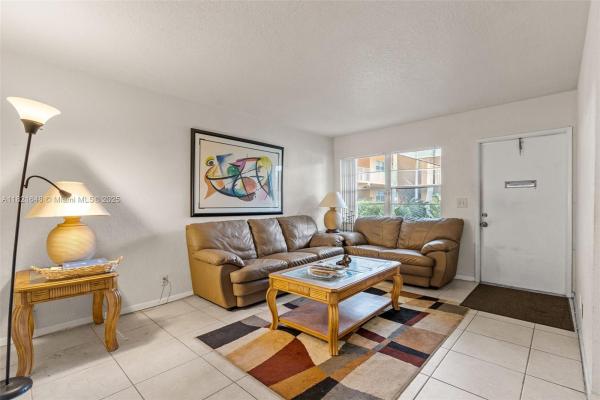 200 Croton Ave #102, Lantana, Florida 33462, image 1