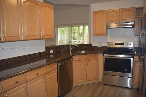 Summer Lake, 3413 NW 44th St #206, Oakland Park, Florida 33309, image 1