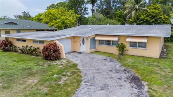 Palm Beach Colony, 886 Camellia Dr, Royal Palm Beach, Florida 33411, image 3