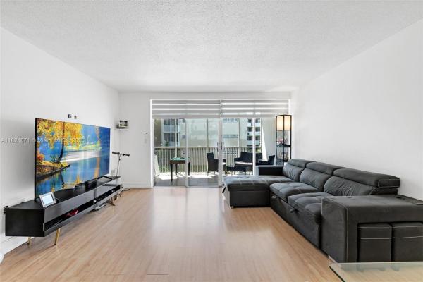 1660 NE 191st St 206-1, Miami, Florida 33179, image 1