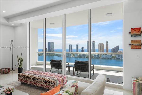 Bellamare Williams Island, 6000 Island Blvd #PH-7, Aventura, Florida 33160, image 3