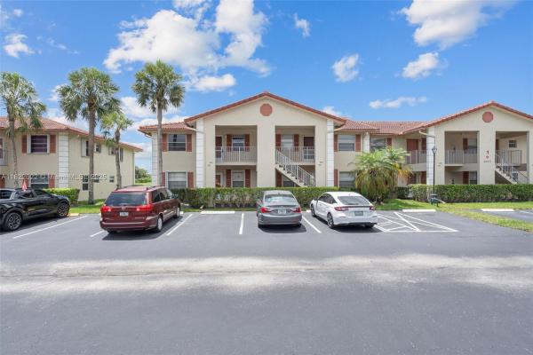 Golfside At Holiday Springs, 3001 Holiday Springs Blvd #201, Margate, Florida 33063, image 1