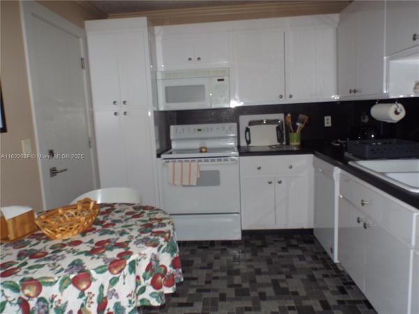 La Estates, 1904 S Ocean Dr #405, Hallandale Beach, Florida 33009, image 2