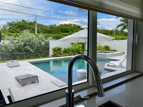 Country Club Homes, 1321 Garfield St, Hollywood, Florida 33019, image 3