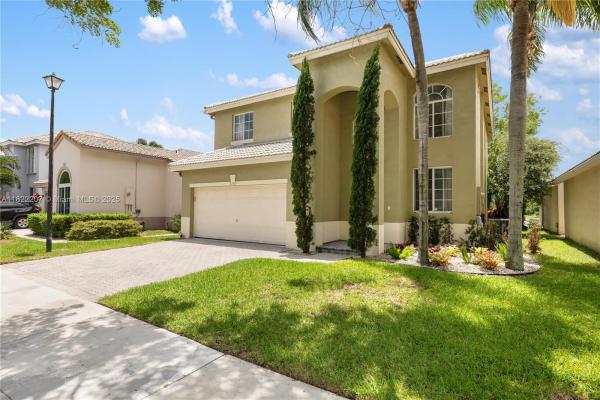 Sandpiper Landing, 6533 Sandpiper Dr, Coconut Creek, Florida 33073, image 2