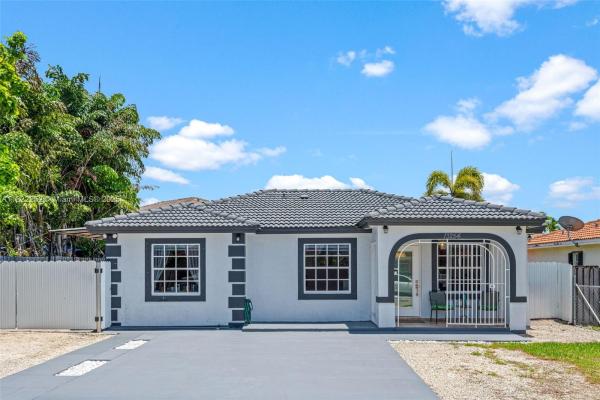 13254 SW 275th Ln, Homestead, Florida 33032, image 1