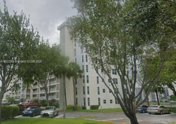 Palm-Aire Country Club 4, 3090 N Course Dr #807, Pompano Beach, Florida 33069, image 1