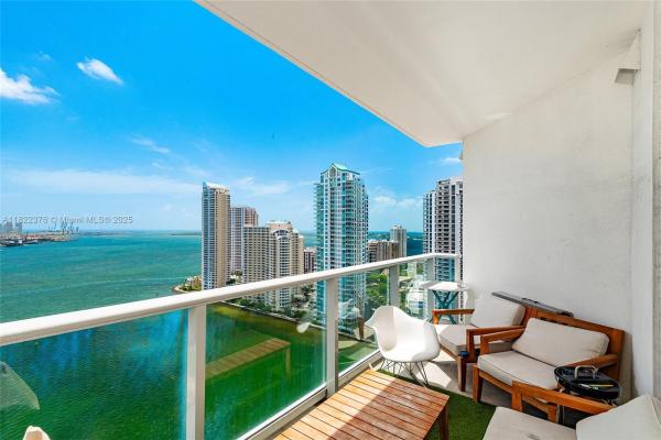 Met 1, 300 S Biscayne Blvd #T-2612, Miami, Florida 33131, image 1