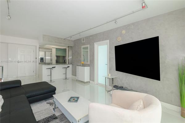 Cite On The Bay East, 2000 N Bayshore Dr #617, Miami, Florida 33137, image 1