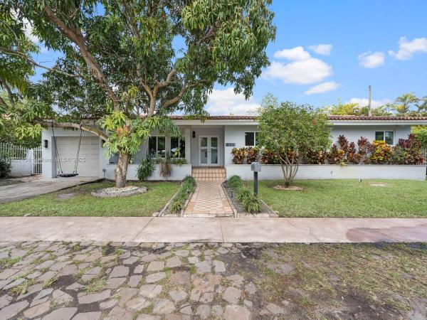 Cortez Place, 811 Trascoro Ave, Coral Gables, Florida 33134, image 1