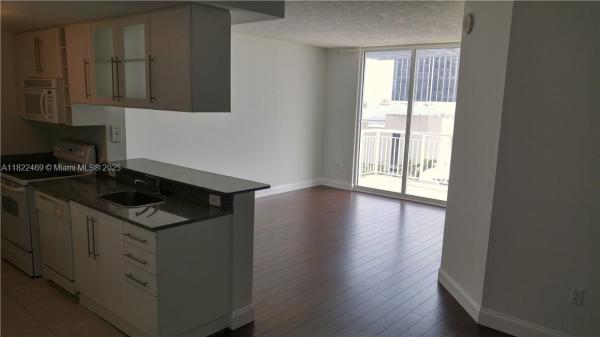 1800 Biscayne Plaza, 275 NE 18th St #1004, Miami, Florida 33132, image 1