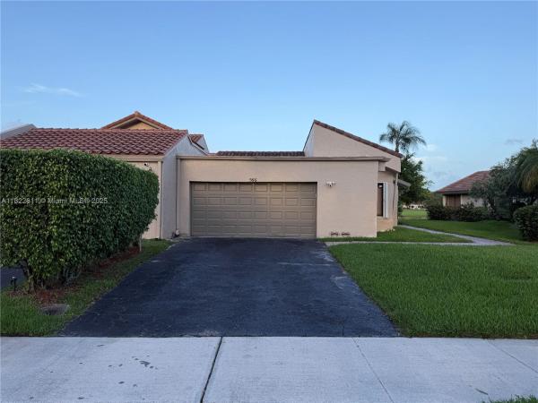 Patio Village, 566 Village Lake Dr, Weston, Florida 33326, image 1
