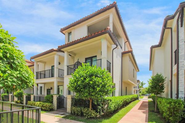 4809 NW 83rd Pkwy, Doral, Florida 33166, image 1
