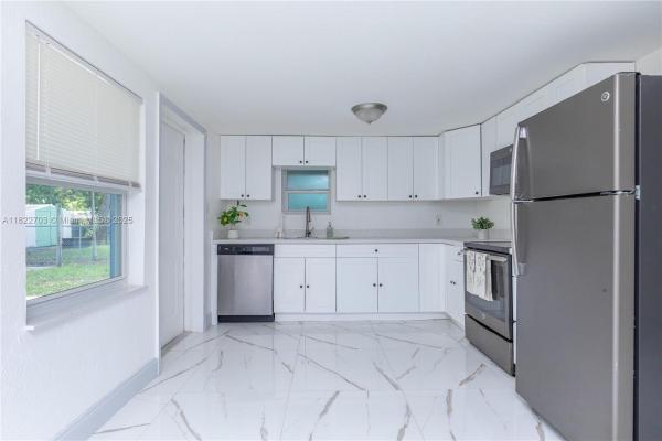 Fulford By The Sea, 1758 NE 183rd St, North Miami Beach, Florida 33179, image 3