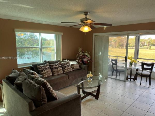Las Vistas In Inverrary, 3551 Inverrary Dr #304, Lauderhill, Florida 33319, image 1