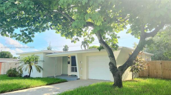 Orangebrook Golf Estates, 826 N 32nd Ct, Hollywood, Florida 33021, image 2