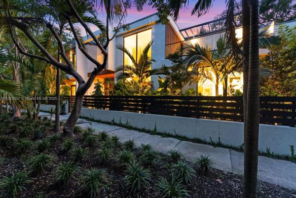 King Park, 2400 Overbrook St, Miami, Florida 33133, image 1