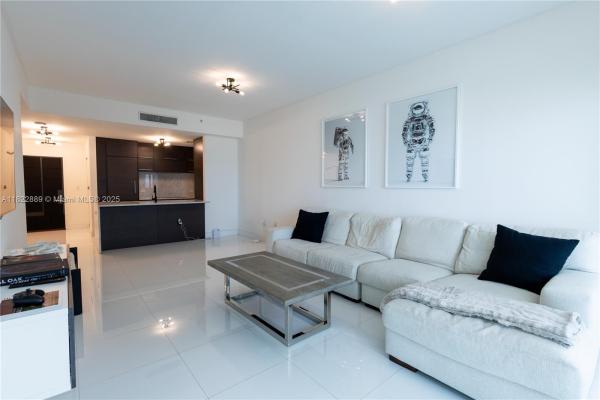 900 Biscayne Bay, 900 Biscayne Blvd #2210, Miami, Florida 33132, image 1
