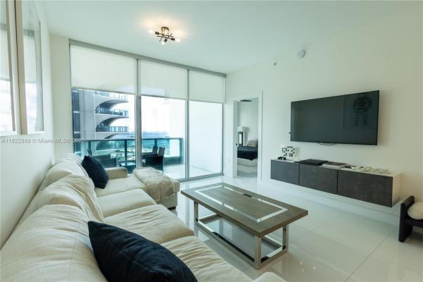 900 Biscayne Bay, 900 Biscayne Blvd #2210, Miami, Florida 33132, image 2