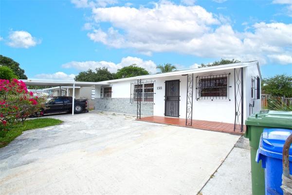 Breezyway Manor, 1311 SW 33rd Ter, Fort Lauderdale, Florida 33312, image 1