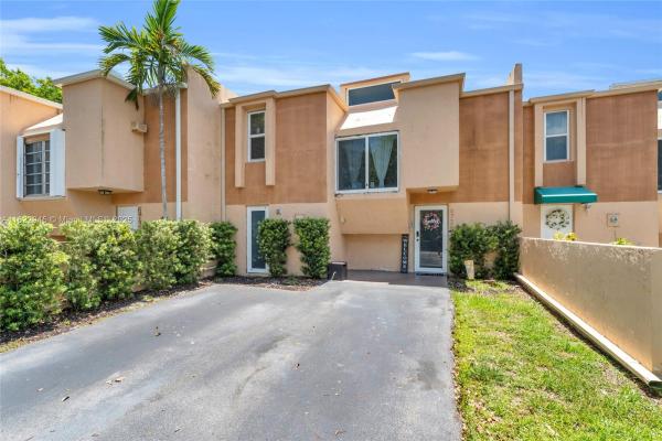 The Twins, 6728 SW 140th Ct, Kendale Lakes, Florida 33183, image 3