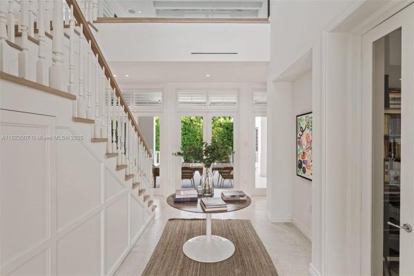 Tropical Isle Homes, 220 Cypress Dr, Key Biscayne, Florida 33149, image 2
