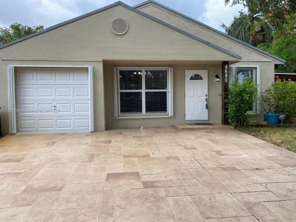 Cinnamon Place At Honeywoods, 8680 SW 16th St, Pembroke Pines, Florida 33025, image 1