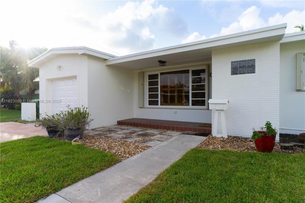 Miller Heights, 9351 SW 53rd St, Olympia Heights, Florida 33165, image 2