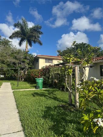 North Garden Villas, 13944 NE 4 Ave #D B, Golden Glades, Florida 33161, image 3